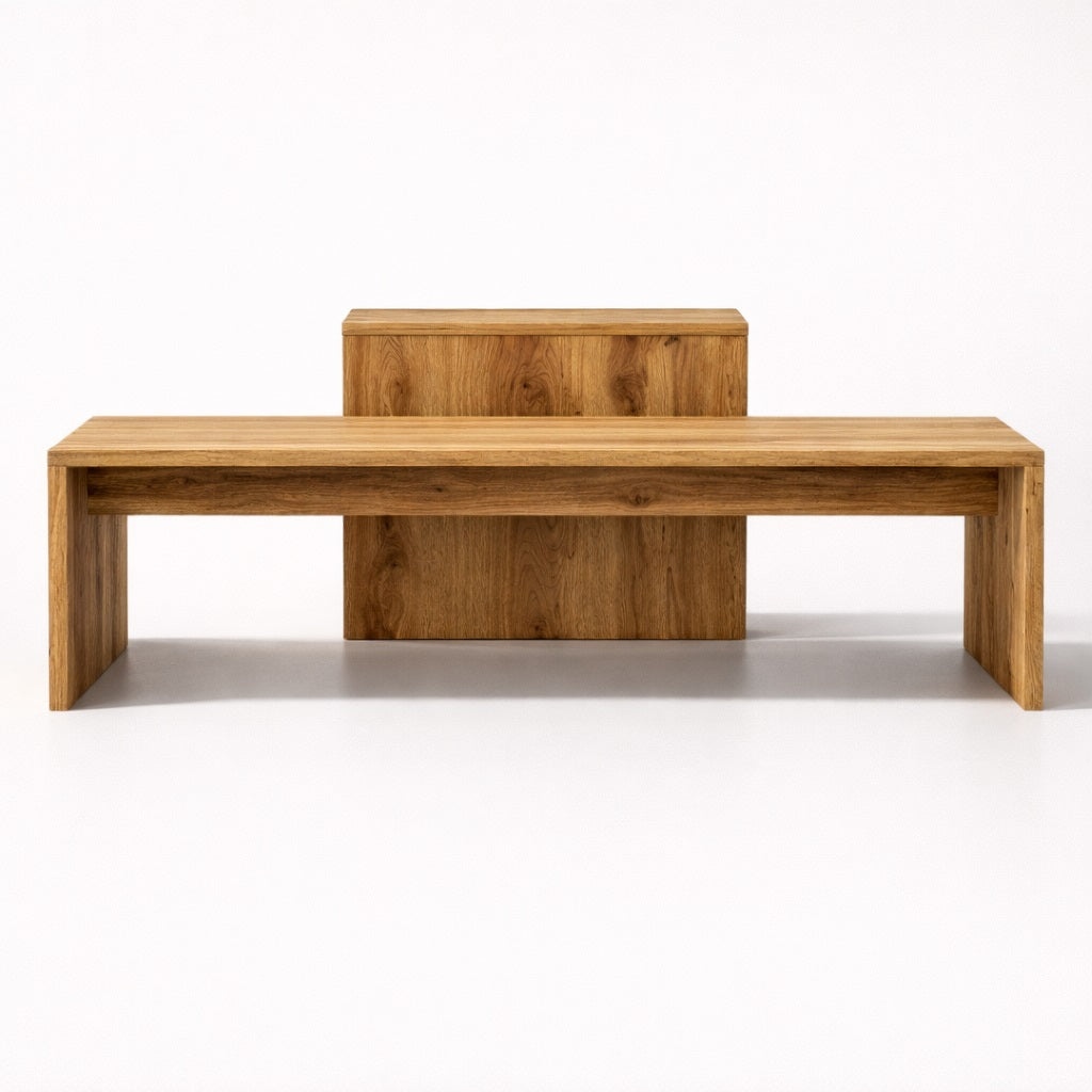 Table basse gigognes en bois vue de face, volumes géométriques et design contemporain