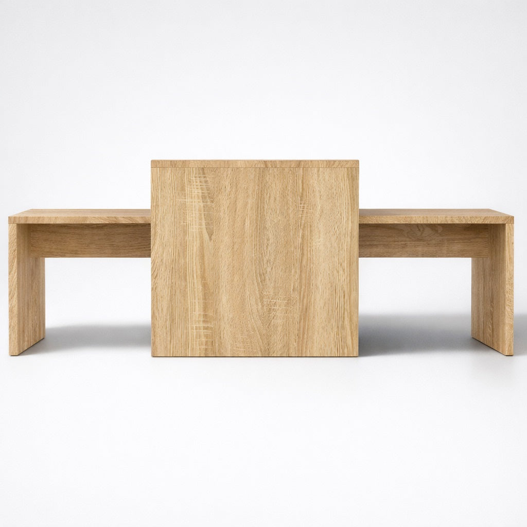 Table basse gigognes en bois chêne clair vue de face, lignes droites et structure emboîtée