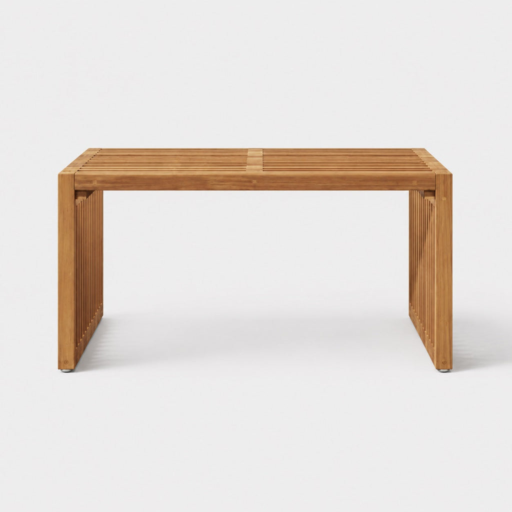 Vue face de la table basse de jardin Kanoa en bois naturel, table basse d’extérieure contemporaine