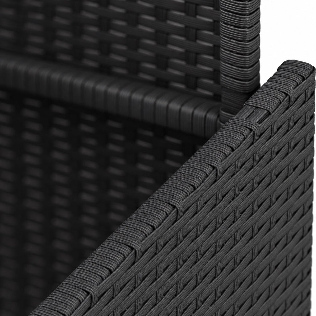 Détail résine tressée noire pour table basse d'extérieur moderne avec finition haut de gamme
