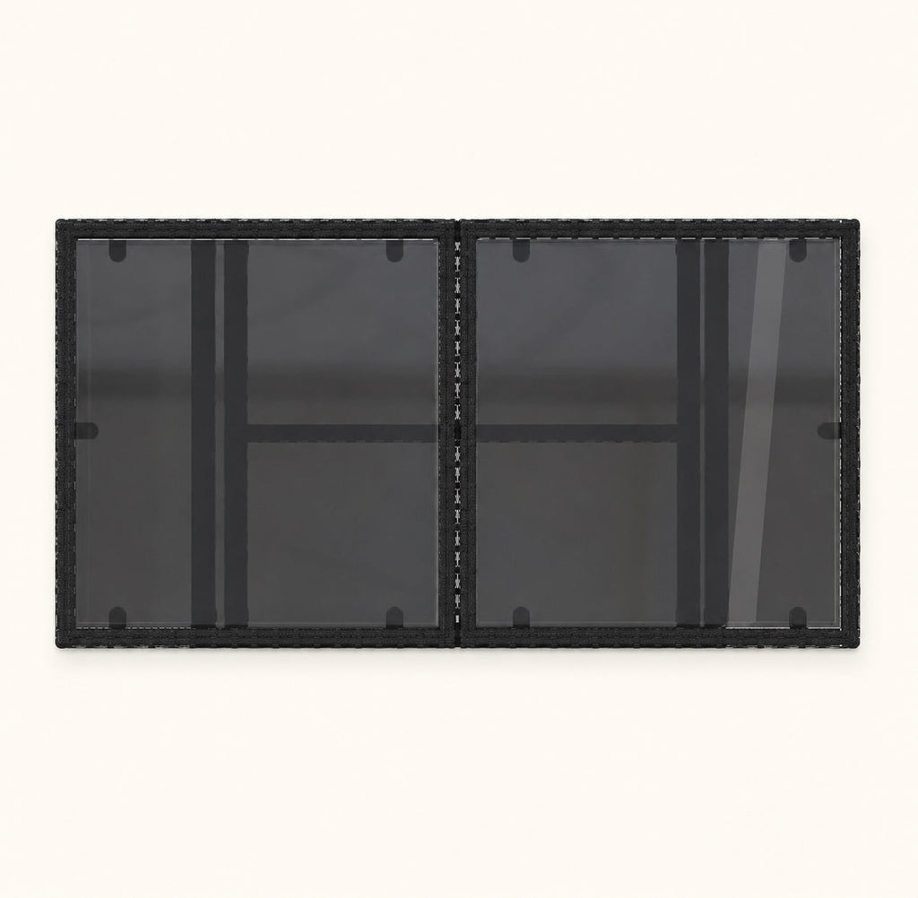 Table basse d'extérieur noire avec double plateau verre fumé vue du dessus sur fond clair
