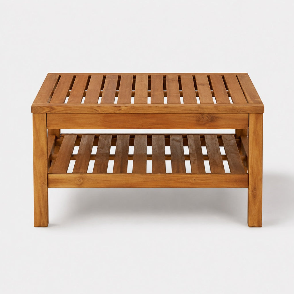 Table basse de jardin en bois naturel avec étagère, table basse d’extérieur carrée design et fonctionnelle.